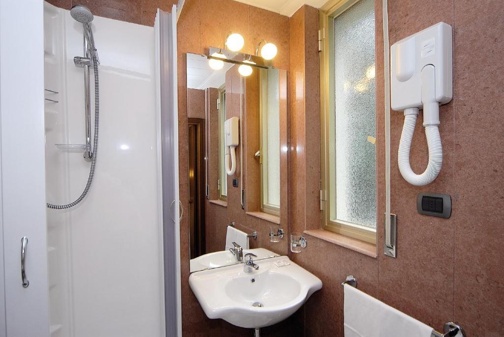 Hotel Maria Nella Bardineto 部屋 写真